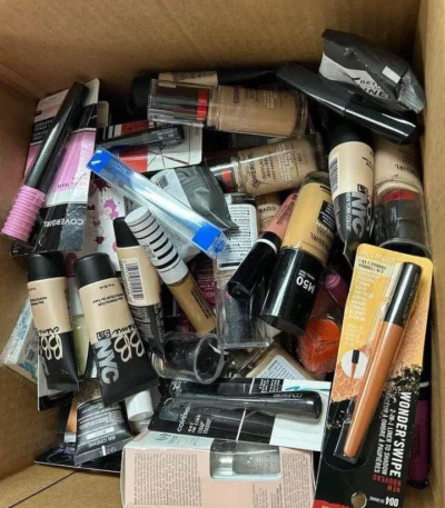 Wholesale Mixed Cosmetic Pallet – 800 to 1000 Assorted Beauty Items